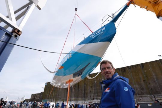 Mise à l'eau de l'IMOCA For People de Thomas Ruyant à Lorient