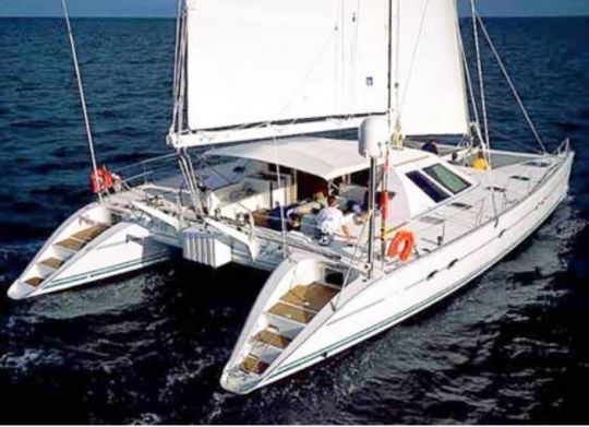 Le Lagoon 57