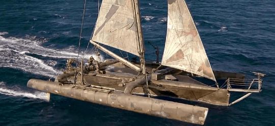 Le trimaran du film Waterworld ©vplp