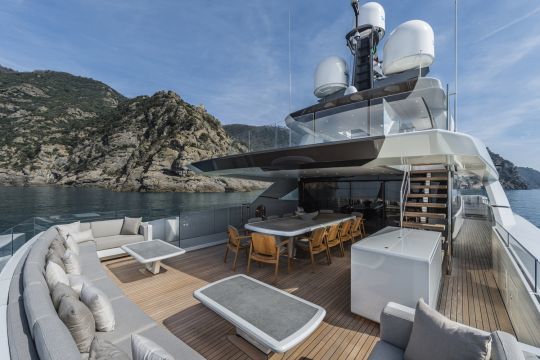 La terrasse arrière du pont supérieur