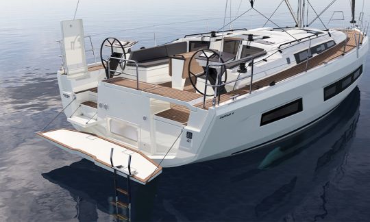 La plateforme de bain avec son échelle pour accéder facilement à la mer