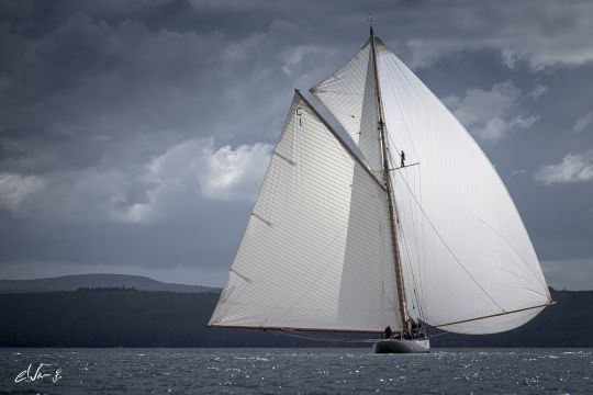 Voilier classique Mariquita en entrainement . Rade de Brest . Mai 2023 © Ewan Lebourdais 