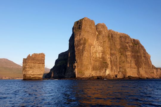 Les falaises des îles des Féroé