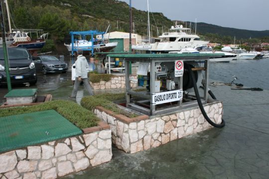 Interdiction de fumer à proximité de la pompe à essence