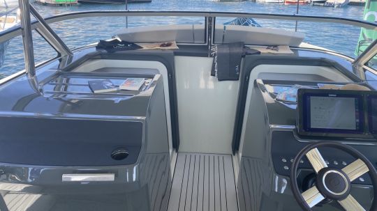 Accès aux cabine sur le Yot 36