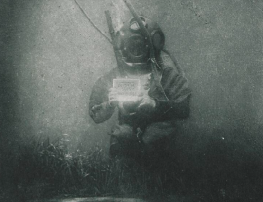 Portrait instantané d'un scaphandrier, Boutan Louis (1859-1934) © BNF Gallica