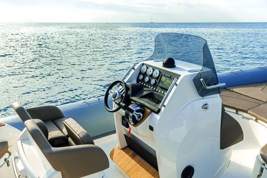Une nouvelle console centrale plus moderne pour le Sport 28 GTO