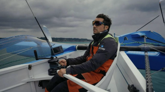 Matthieu Perraut sur l'Ocean Fifty de Thibaut Vauchel-Camus © Inter Invest