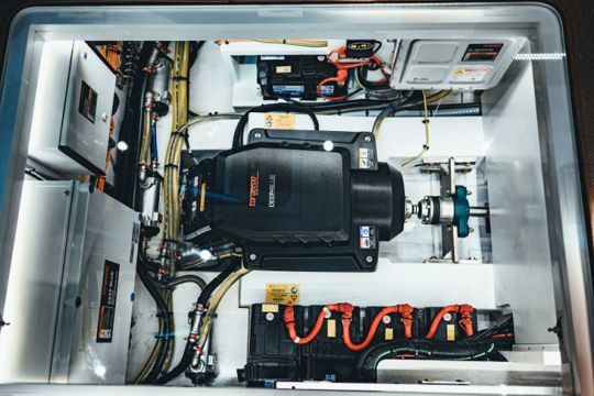 Installation de propulsion électrique sur le Delphia 11