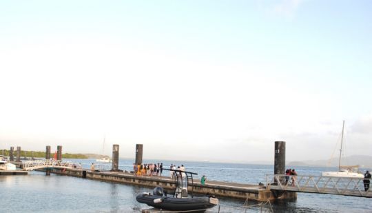 Ponton d'accueil du Port l'Étang Z'abricot à Fort de France