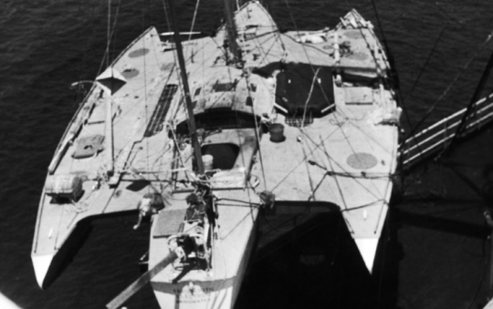 Le Teignmouth Electron a été retrouvé à la dérive au milieu de l'Atlantique, à 700 milles à l'ouest des Açores, le 10 juillet 1969