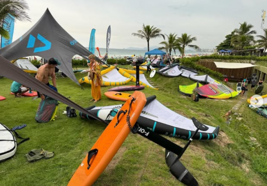 © Escola Brasileira de Windsurf à Barra da Tijuca