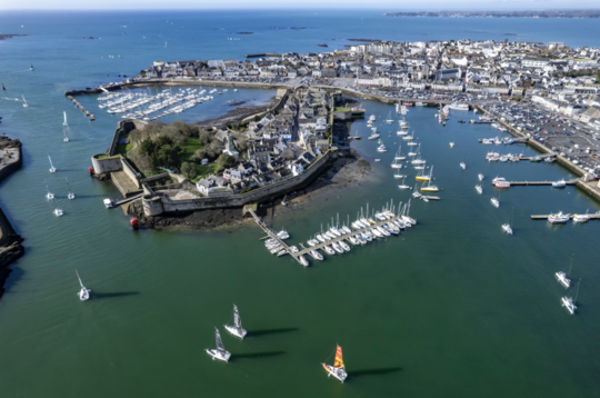 © Gilles Dedeurwaerder // Solo Guy Cotten