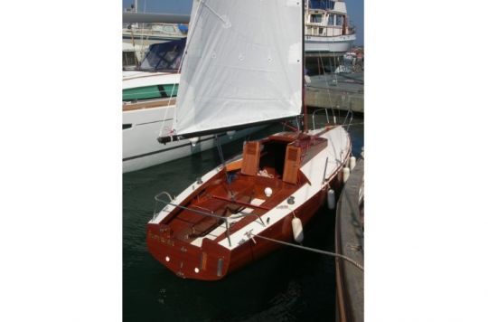 Le Cap-Corse, bateau en bois-moulé acajou © Marc Vuilliomenet