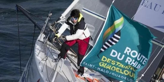 Ellen MacArthur remporte la victoire sur la Route du Rhum 2002