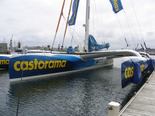Le trimaran "B&Q/Castorama"