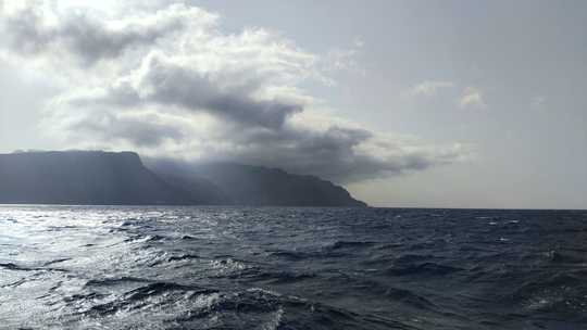 Les sommets du Nord Est de la Gomera coiffés de nuages