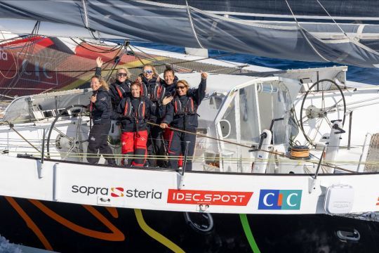 ©The Famous Project