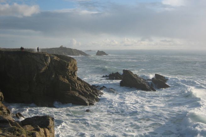 Le onde della costa selvaggia di Quiberon hanno protetto