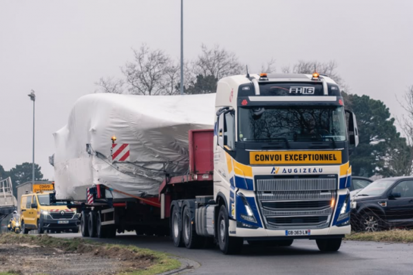 L'arrivo dell'AC 75 a Lorient