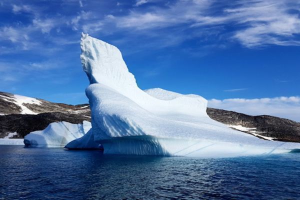 Il colore degli iceberg  bianco?