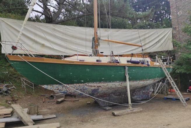 Barca in ristrutturazione presso l'associazione AJD di Padre Jaouen