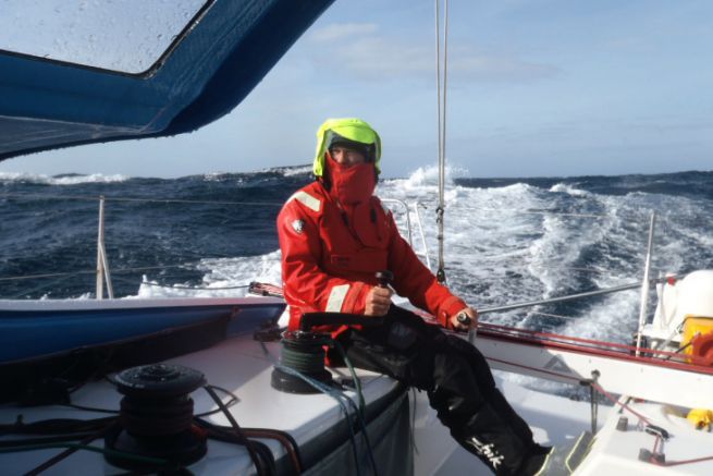 Tom Gayford al timone della Class40 Colombre XL durante l'Atlantic Challenge