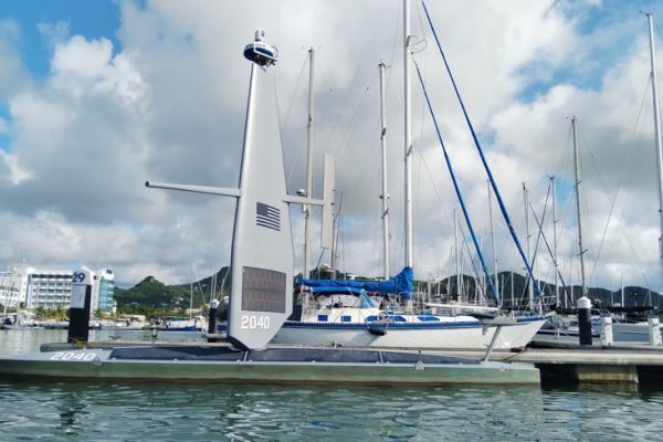 Saildrone durante uno scalo a Saint Lucia