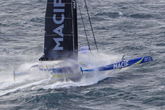 Il trimarano Macif