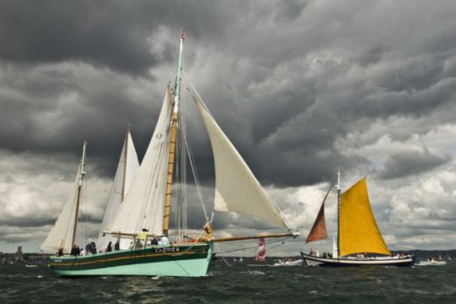 Atmosfera sull'acqua Ftes Maritimes de Brest