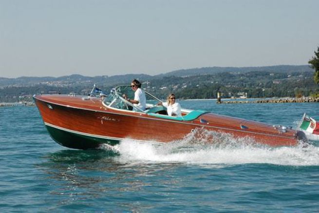 Graal (Riva), una delle barche che partecipano alla gara di eleganza
