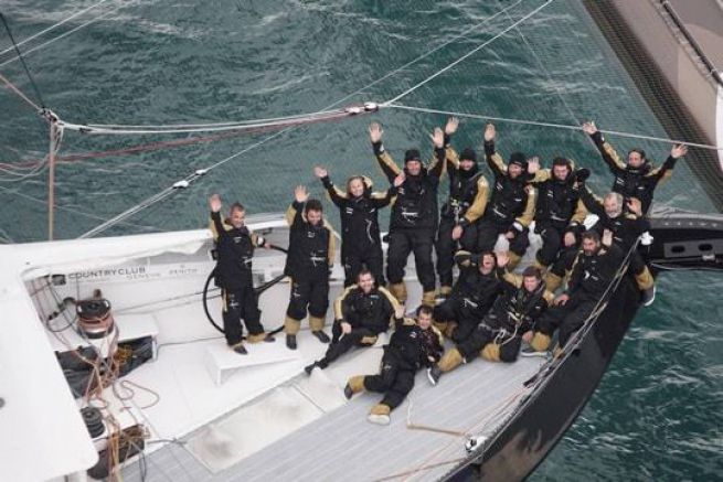 Spindrift 2 ha completato il suo tour mondiale L'equipaggio di Spindrift 2