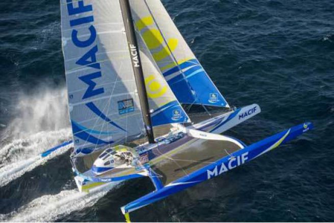 Il trimarano Macif sta cambiando cappelli