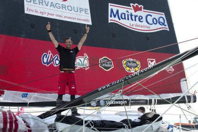 Jeremie Beyou a bordo del Maestro Gallo Imoca