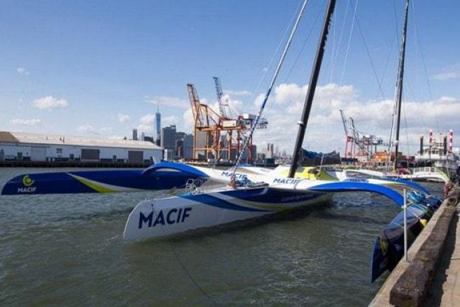 Trimaran Macif in stand-by a New York
