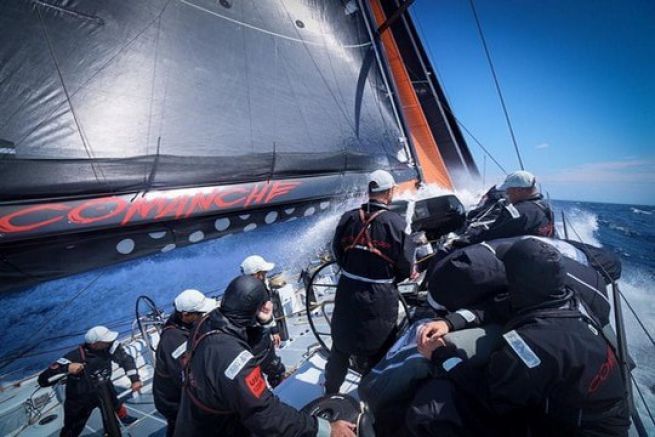 Record atlantico polverizzato per il maxi monoscafo Comanche L'equipaggio del maxi monoscafo Comanche