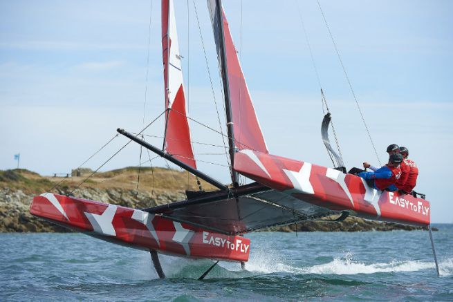Easy To Fly, sono decollato a bordo di un catamarano volante Easy To Fly, catamarano con aliscafo