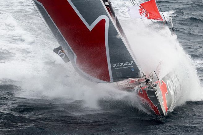 Yann Elis a bordo del Queguiner Leukemia Hope dell'IMOCA