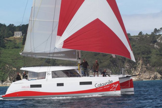 Assistere all'inizio della Vendée Globe dal mare con Catavoile29 Faltazi 2
