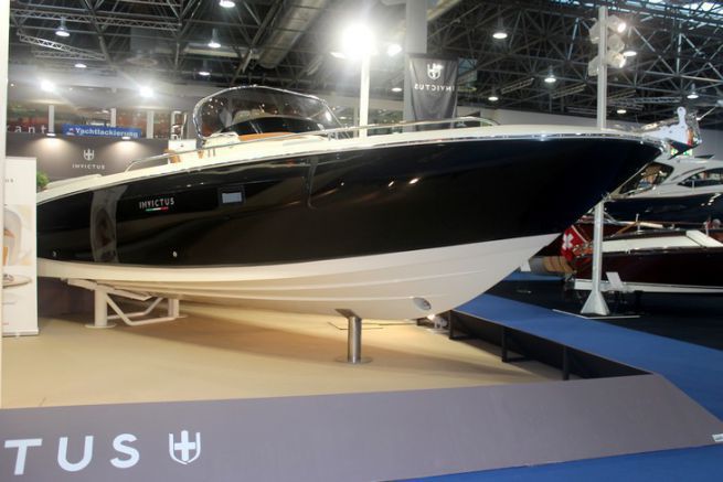 Il CX 280, il primo modello della nuova gamma CX di Invictus Yacht
