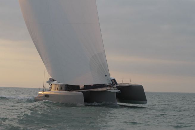 Neel 51 a vela