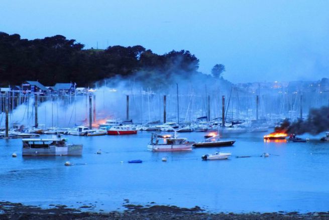 Incendio nel porto di Bas-Sablons, Saint-Malo