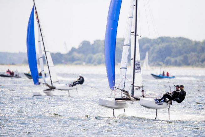 Pellicola difettosa bene su Nacra 17 Regata Nacra 17 foils