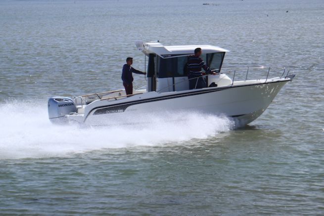 Ostrea 800 HB, veloce e versatile, aperto o pesca sportiva, la scelta è tua! L'Ostrea 800 in versione timoneria