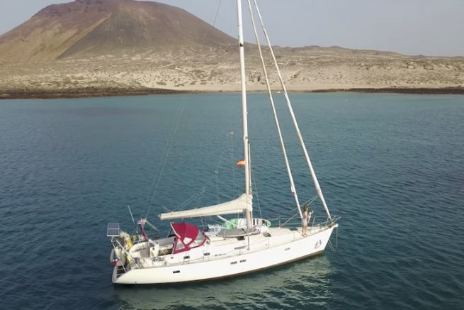 Maloya all'ancora a La Graciosa