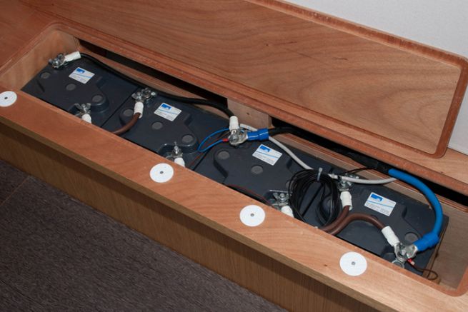 Batterie al piombo AGM, sigillate e ad alte prestazioni