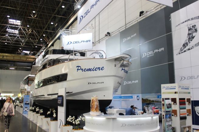 Delphia BluEscape 1200 Flybridge, un peschereccio da traino del Mediterraneo