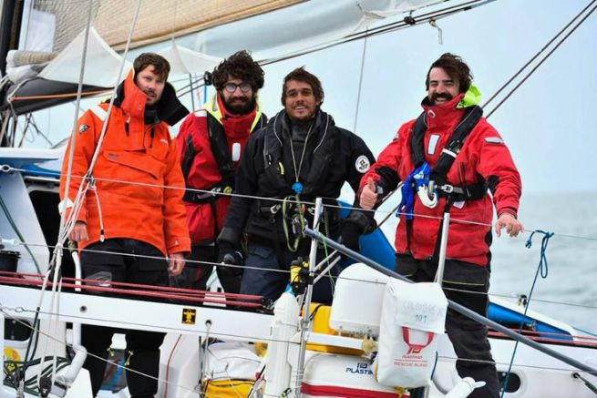 L'equipaggio di Colombre XL all'arrivo a La Rochelle