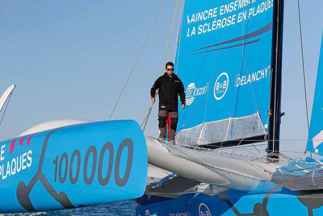 Thibaut Vauchel-Camus  lo skipper del Multi50 Solidaires En Peloton - ARSEP e co-fondatore con Victorien Erussard del Dfi Voile Solidaires En Peloton. Ha fatto il suo debutto in Hobbie Cat 16 prima di raggiungere il Ple France Espoir in Tornado all'Ecole Nationale de Voile prima di entrare a far parte del Team Ocan di Yvan Bourgnon e poi aiutare il suo amico Fred Duthil. Grandi velisti che gli hanno fatto venire voglia di lanciarsi.