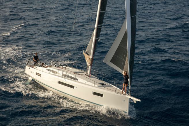 Test drive del Sun Odyssey 410, tutta la famiglia pu godere di buone sensazioni